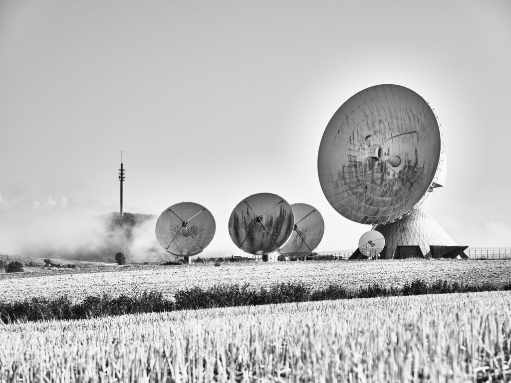 Erdfunkstelle-Satelliten-Schwarzweiss-Satellites-Fuchsstadt-Franken-Unterfranken-blackandwhite-BW-Nature-Natur-0-1024x768