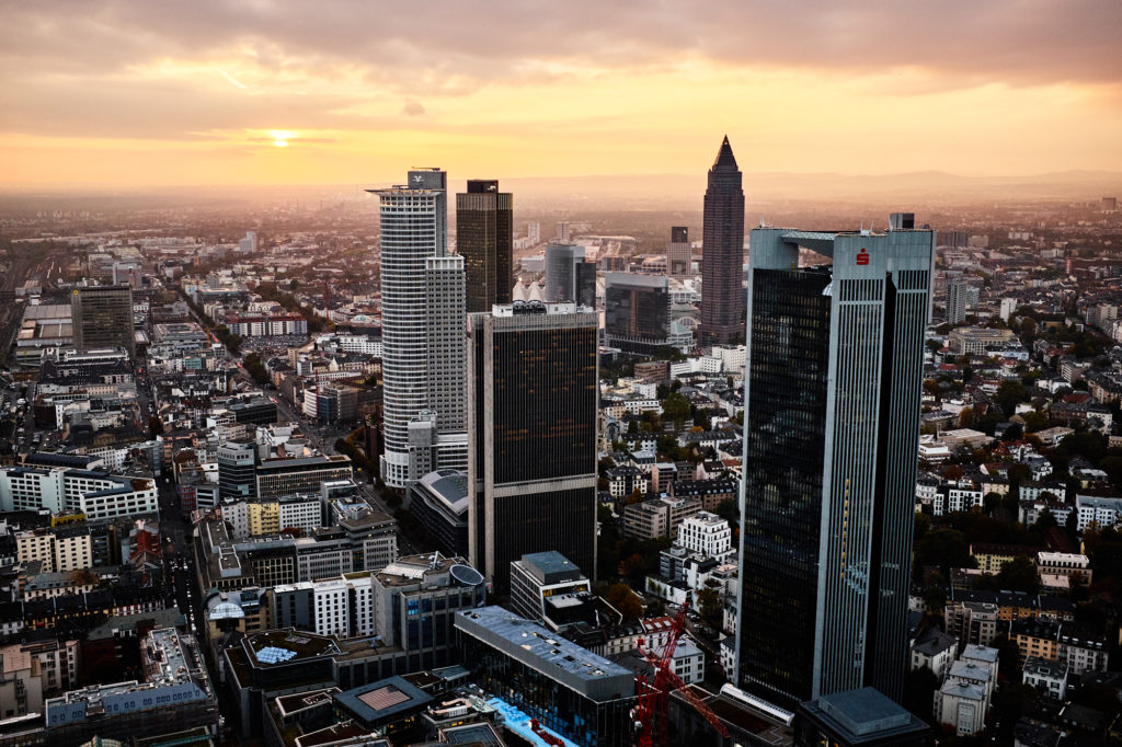 Frankfurt-City-Bahnhofsviertel-TITELBILD-Skyline-Abendrot--1024x682